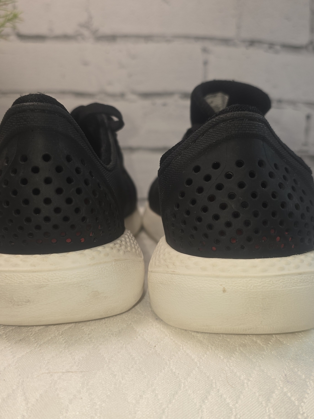 CROCS LITERIDE PACER SNEAKERS LACE-UP LIGHTWEIGHT BREATHABLE BLACK MENS SIZE 9 - Picture 10 of 10